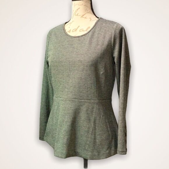 Ann Taylor Tops - Ann Taylor Black White Winter medium petite top